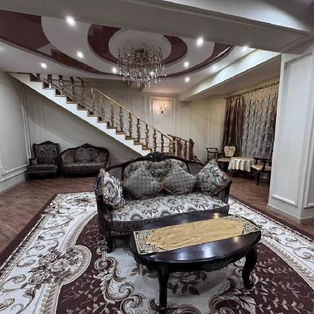 A Stylish Apartment In The Heart Of Tashkent! Esterno foto
